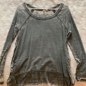 Distressed longsleeve tee